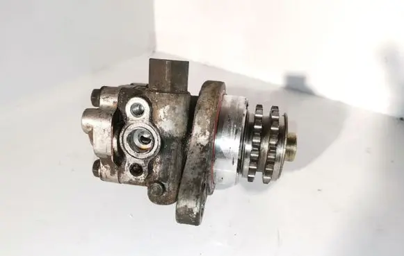 Nissan X-Trail T30 Power steering pump 5M321 38281030