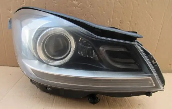 Mercedes-Benz C W204 Headlight/headlamp a2048203839