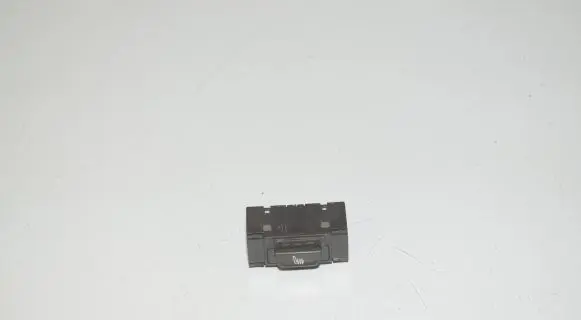 BMW X5 G05 Seat heating switch 6828058 61316828058