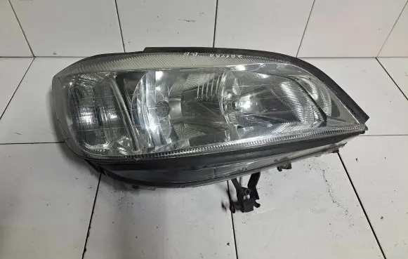 Opel Zafira A Headlight/headlamp 89100055