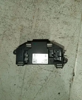 Audi A5 8T 8F Heater blower fan relay 8K0820521