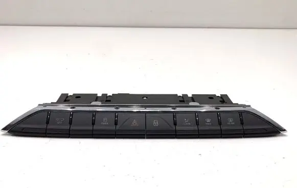 Skoda Octavia Mk4 Hazard light switch 5E3925200F