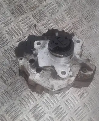 Volvo S60 Fuel injection high pressure pump 8689590 0445010043