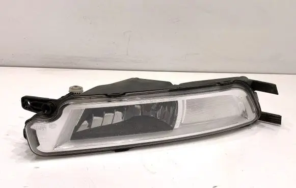 Volkswagen PASSAT B8 Front fog light 3G0941661H