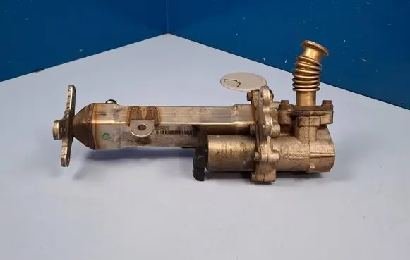 Volvo V70 EGR valve cooler 30637142 53357