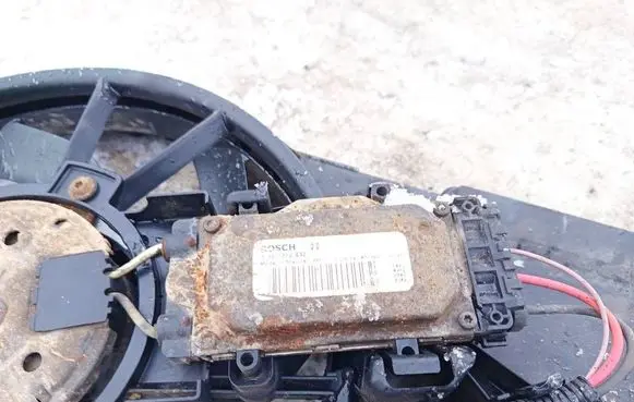 Volvo XC70 Coolant fan relay 1137328432
