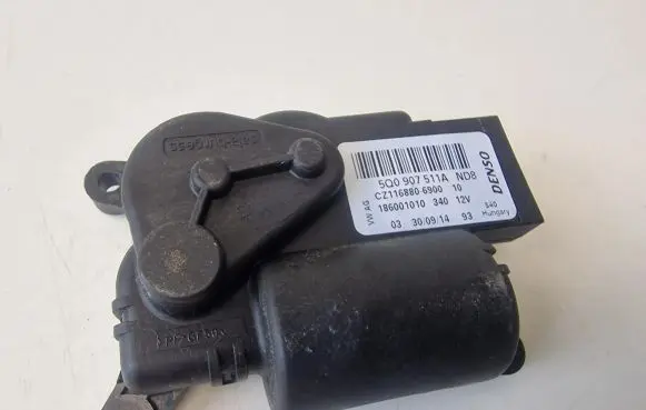 Volkswagen PASSAT B8 Air flap motor/actuator 5Q0907511A