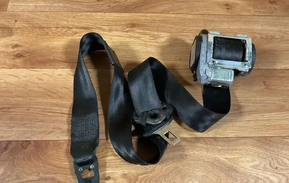 Audi A4 S4 B7 8E 8H Front seatbelt 8E0857706F 601917400C 220042006