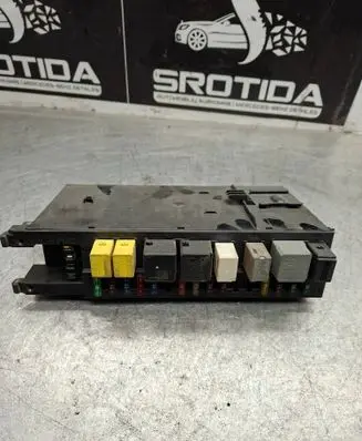Mercedes-Benz C W203 Fuse module 2035453701 5DK00848643