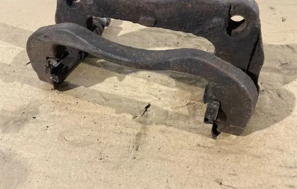 Nissan Qashqai Front Brake Caliper Pad/Carrier 