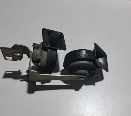 BMW 5 E60 E61 Horn signal 6935709