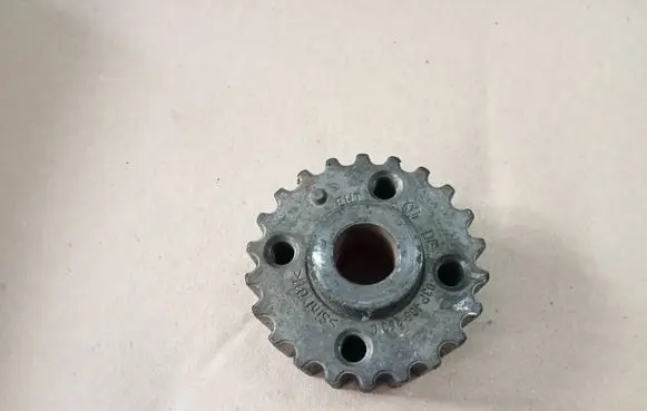 Volkswagen Golf VI Crankshaft gear 03P105263C