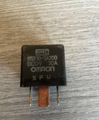 Volkswagen Golf III Other relay 952303A200