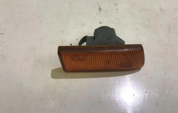 Citroen XM Front fender indicator light