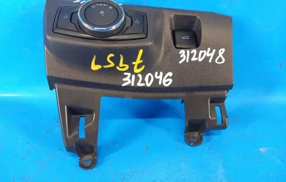 Ford Fusion II Radio/GPS head unit trim ES7Z5404459AE