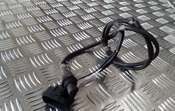 Volkswagen PASSAT B5 Lambda probe sensor 021906265AE