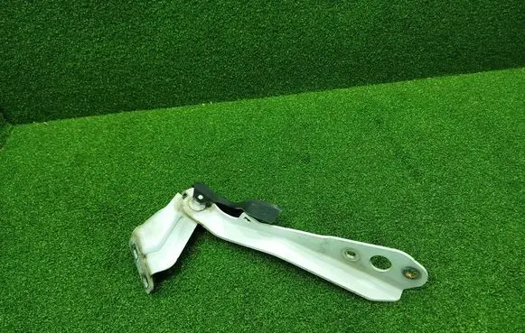 Engine bonnet/hood hinges