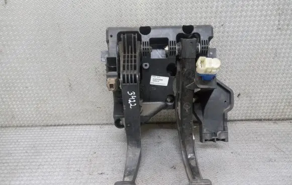 Peugeot Boxer Pedal assembly 01367549080