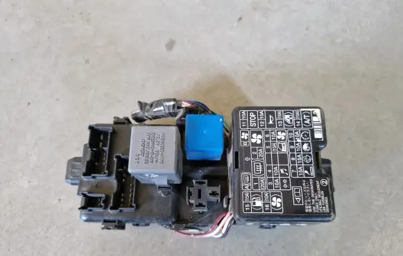 Mitsubishi L200 Fuse module
