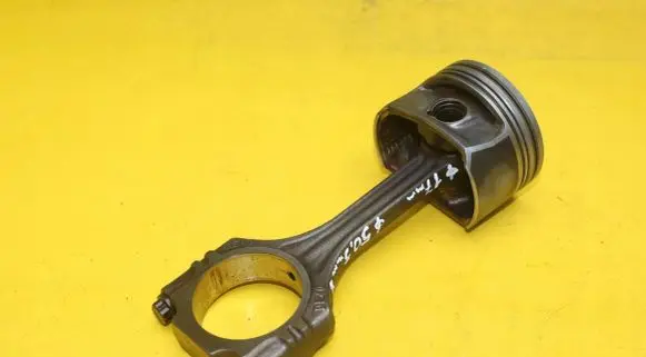 Skoda Octavia Mk2 (1Z) Piston with connecting rod 76L84