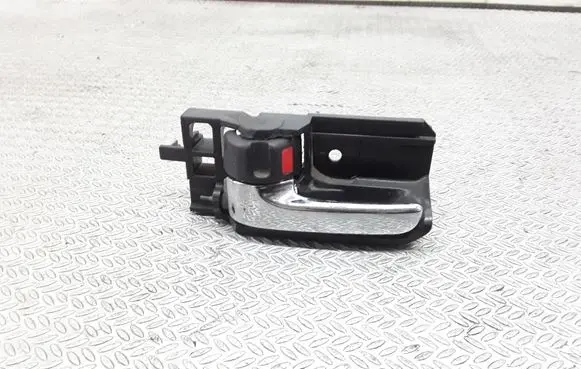Toyota Corolla Verso E121 Front door interior handle
