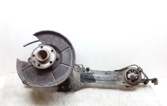 Rear wheel hub spindle/knuckle
