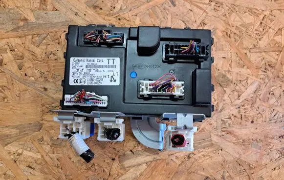 Nissan Leaf I (ZE0) Other control units/modules 284B13NE0A 116RI000259 116RAI000258