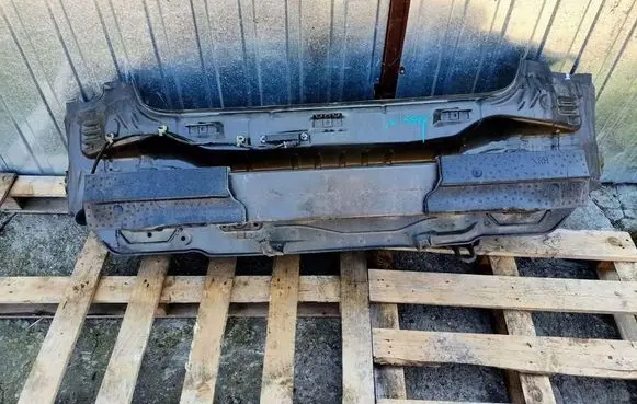 Nissan Pulsar Rear bodywork 
