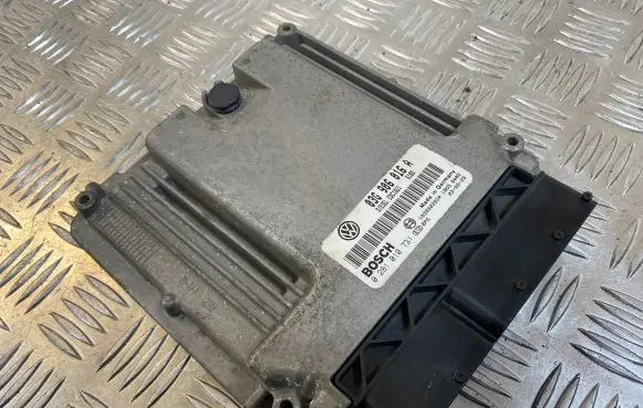 Volkswagen Touran I Engine control unit/module 03G906016A 1039S02834 0281010731