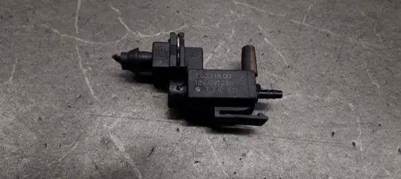 BMW 5 E60 E61 Valve vacuum 7810831