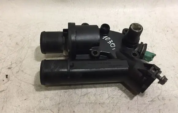 Ford Mondeo MK IV Thermostat housing 