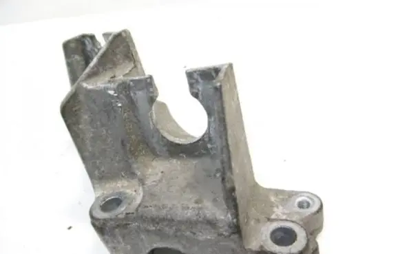 Gearbox mounting bracket