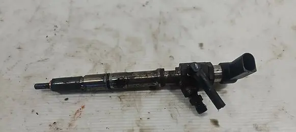 Volkswagen Golf VI Fuel injector 03L130277B 25600 90FEFE