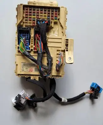 KIA Ceed Fuse box set 91950J7641 1319501043 J76411905010212