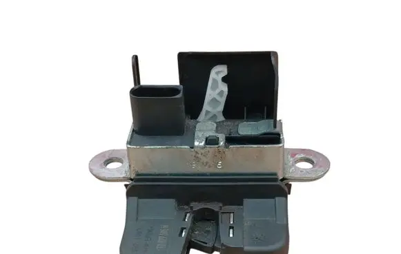 Volkswagen Touran II Tailgate lock latch 1T0827505H