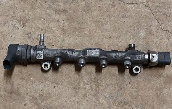 Skoda Octavia Mk3 (5E) Fuel main line pipe 04L089B