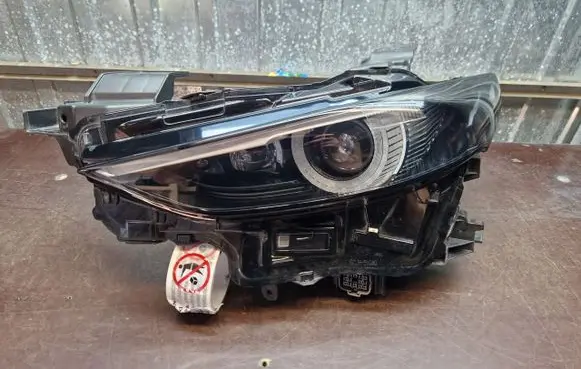 Mazda 3 Headlights/headlamps set 