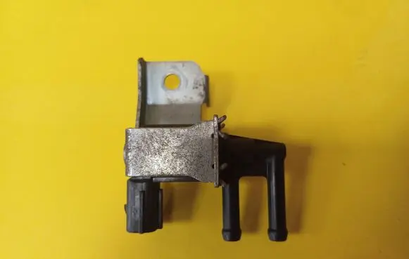 Nissan Pixo Vacuum valve K5T46783