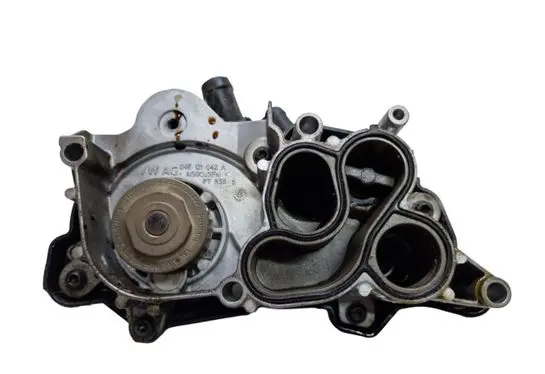Volkswagen Jetta VI Water pump 04E121042A