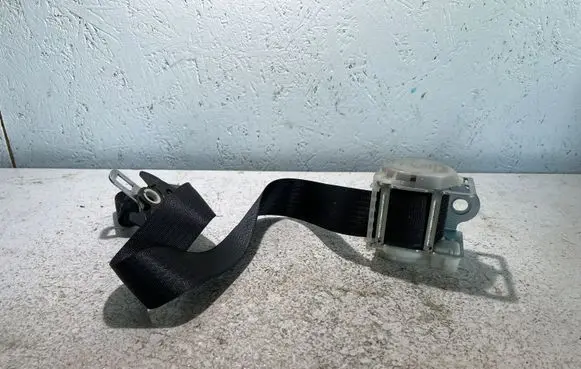 Dodge Challenger Rear seatbelt P5UZ23DX9AB