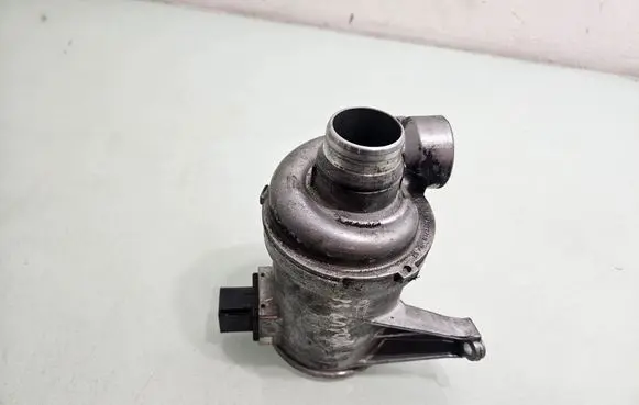 Volvo S80 Water pump 327827210