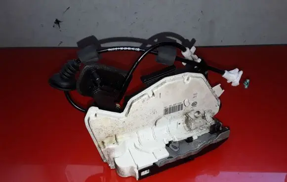 Skoda Octavia Mk3 (5E) Front door lock 5E1837016A