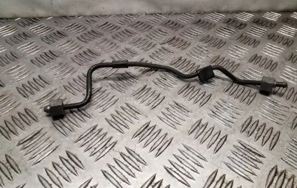 Chrysler 300 - 300C Fuel line pipe