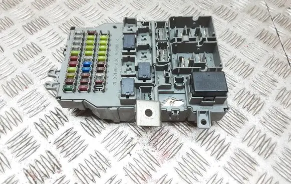 Honda Accord Fuse module A000011