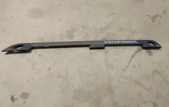 Nissan Pathfinder R51 Roof bar rail 