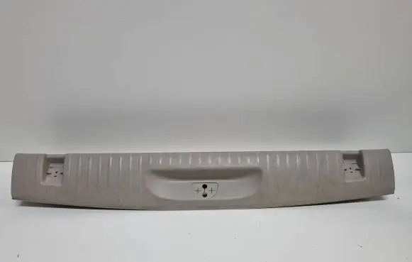 Trunk/boot sill cover protection