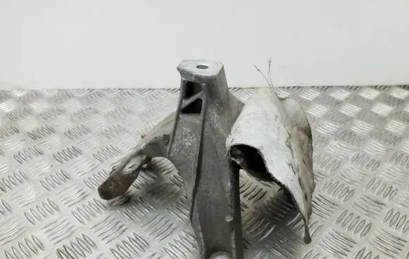 Audi A4 S4 B8 8K Engine mounting bracket 8K0199308BE