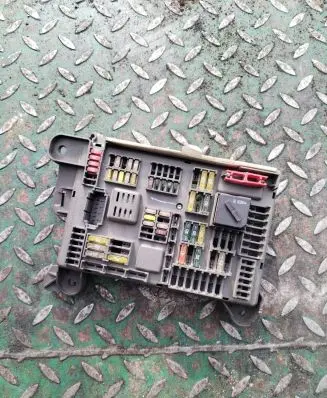 BMW X5 E70 Fuse module 518954021A 693168704 0584836693168704