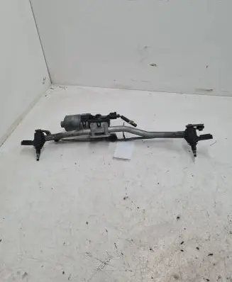 Mazda 3 I Front wiper linkage and motor F00S2S2473