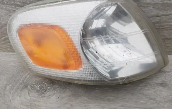 Chevrolet Trans Sport Front indicator light 16521704